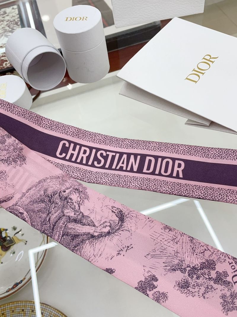 CHRISTIAN DIOR